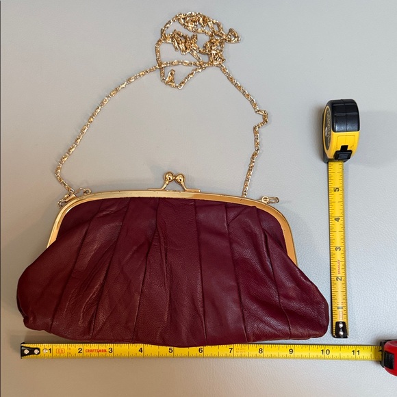 Elegant Burgundy Clutch with Gold Accents - Picture 4 of 4